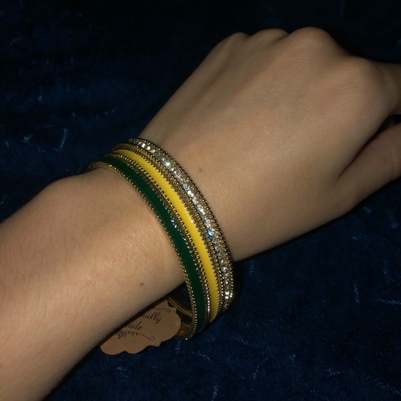 Set of 3 Gold Bangle Bracelets - Picture 2 of 3